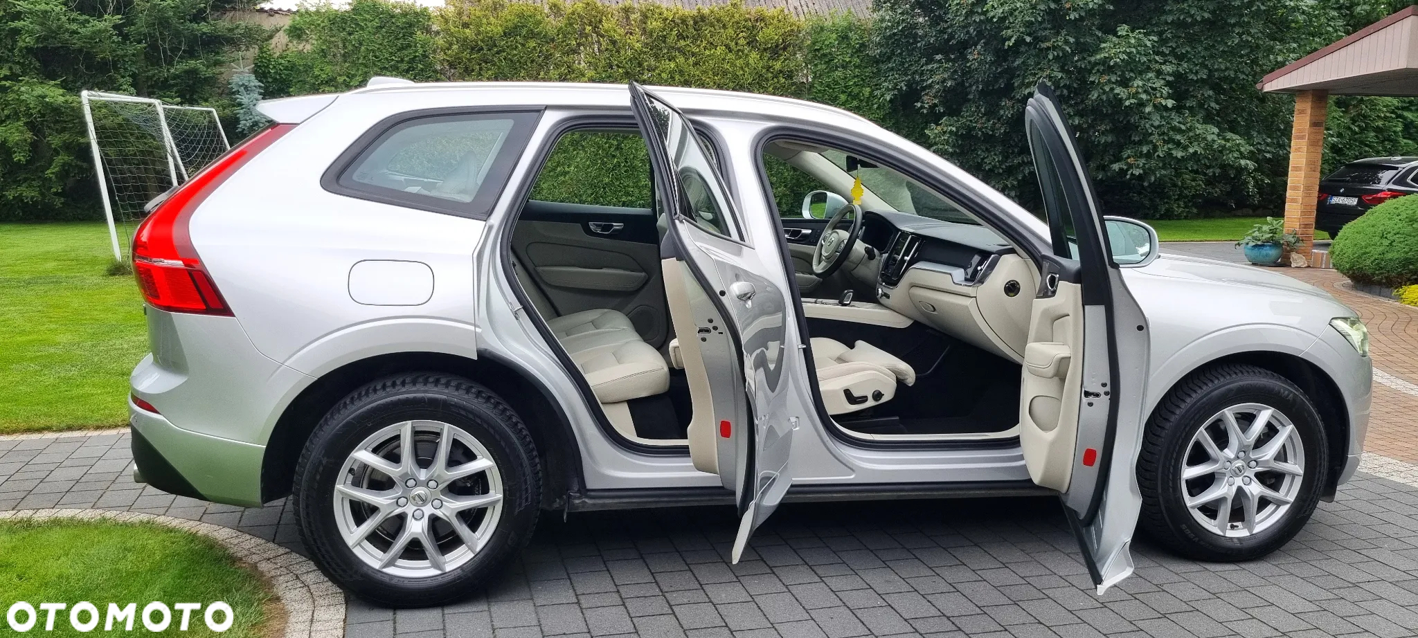 Volvo XC 60 B4 D AWD Geartronic Momentum Pro - 15