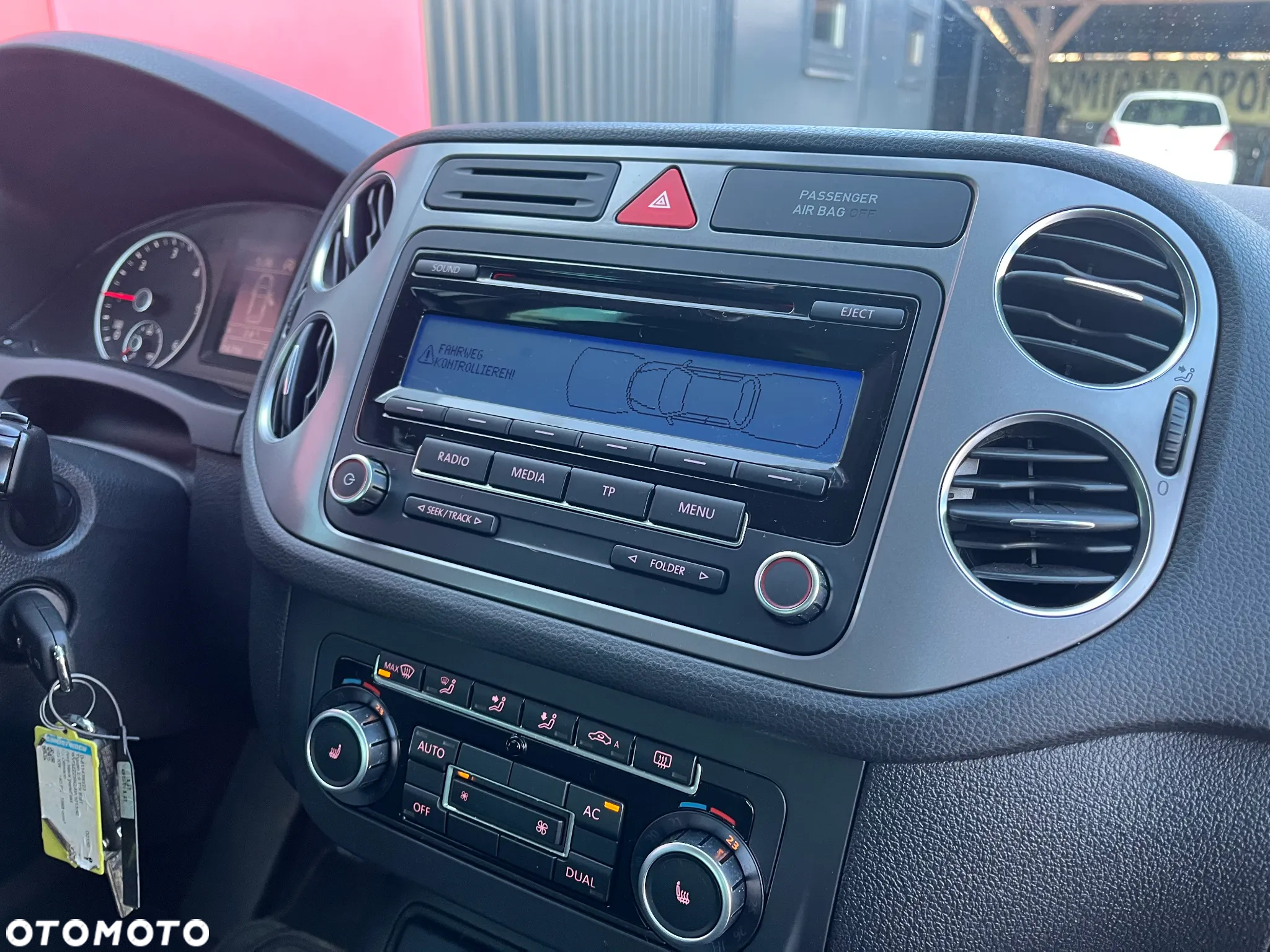 Volkswagen Tiguan 2.0 TDI DPF BlueMotion Technology Exclusive - 26
