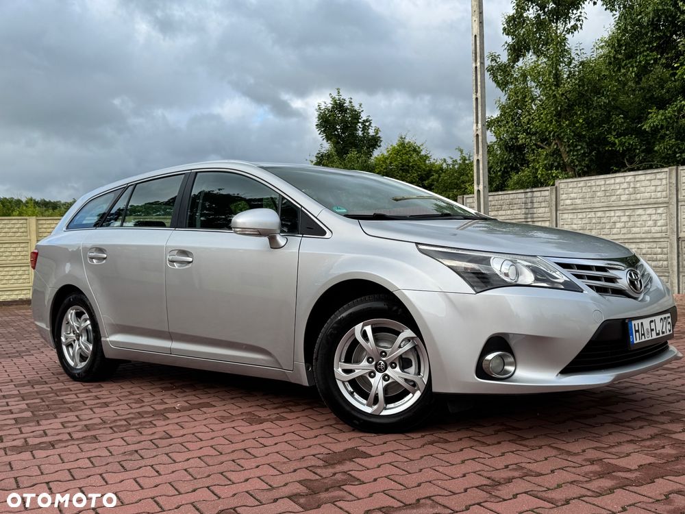 Toyota Avensis Touring Sports 1.8 Business Edition - 10