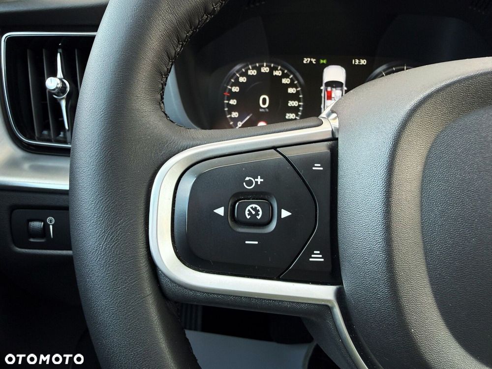 Volvo XC 60 T4 Momentum Pro - 18