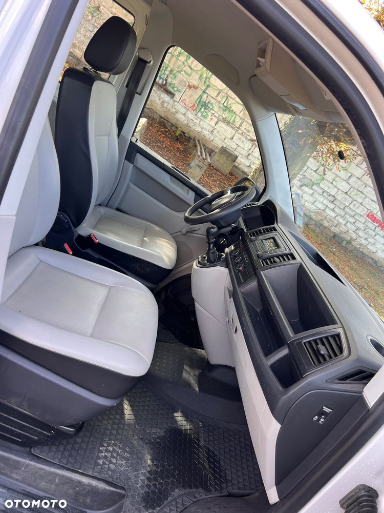 Volkswagen Transporter T6 TDI L2H1 - 17