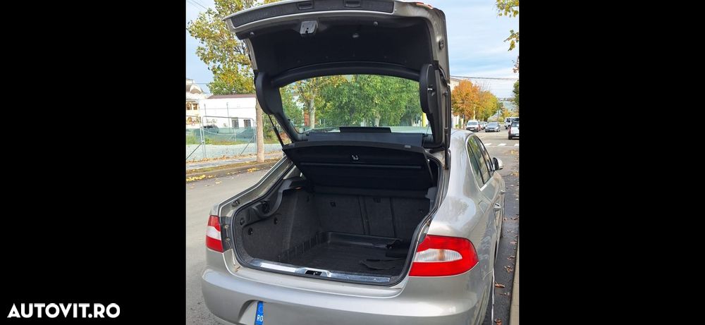 Skoda Superb 2.0 TDI Elegance DSG - 5