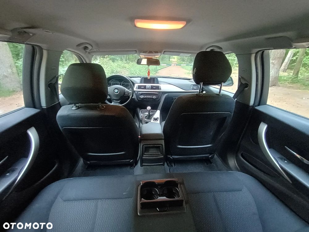 BMW Seria 3 - 34