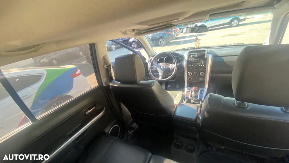 Suzuki Grand Vitara 1.9 DDIS JLX - 14