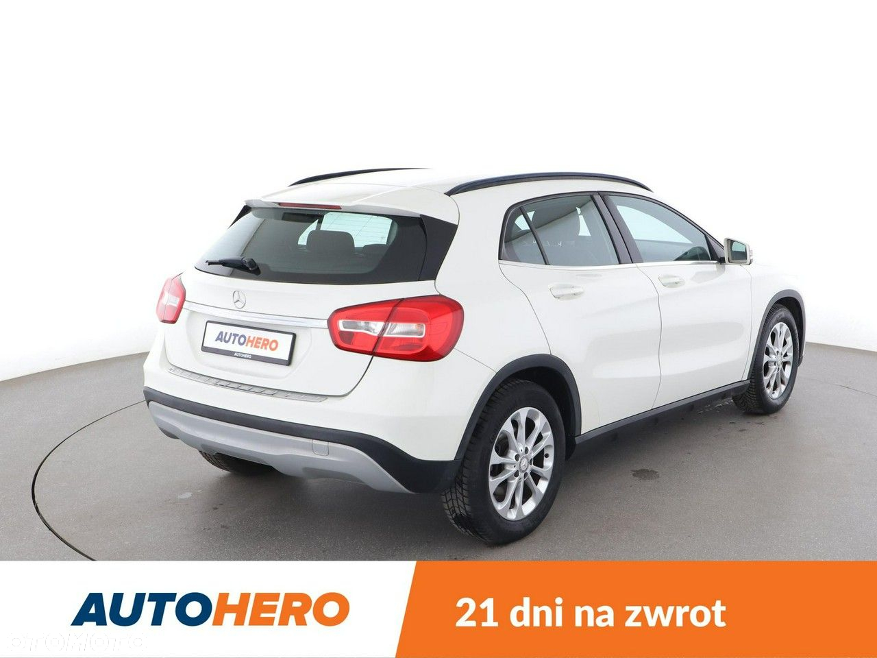Mercedes-Benz GLA - 7