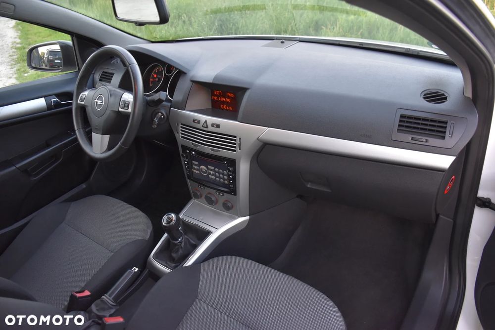 Opel Astra 1.8 Black&White - 18