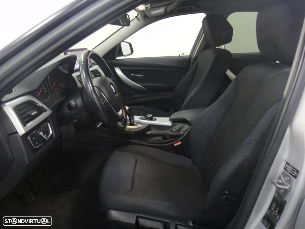 BMW 318 d Auto Exclusive - 10