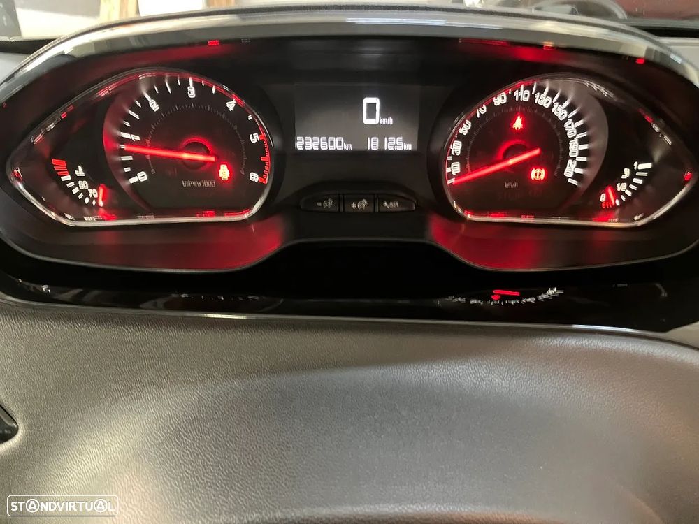 Peugeot 208 1.4 HDi Access - 16