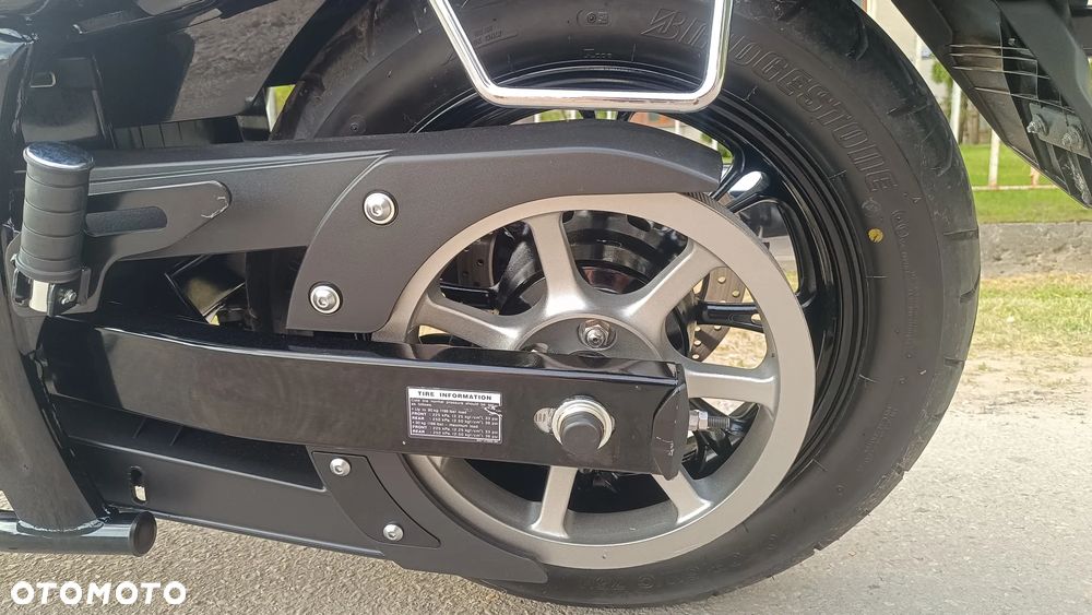 Yamaha XVS - 6