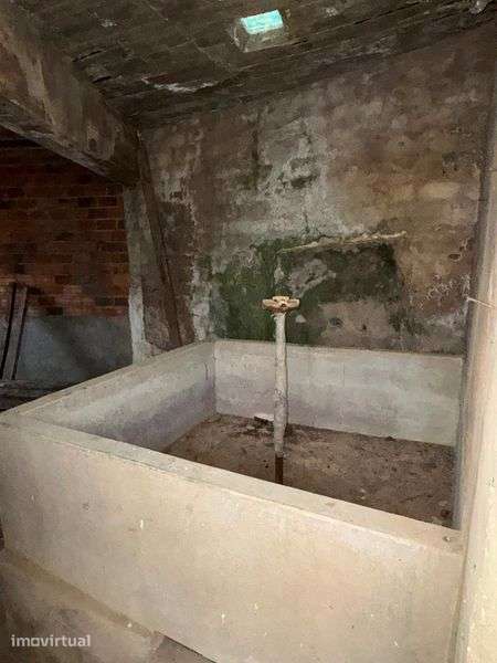 Duas Moradias Contíguas para Reabilitação | Mira de Aire - Grande imagem: 3/12