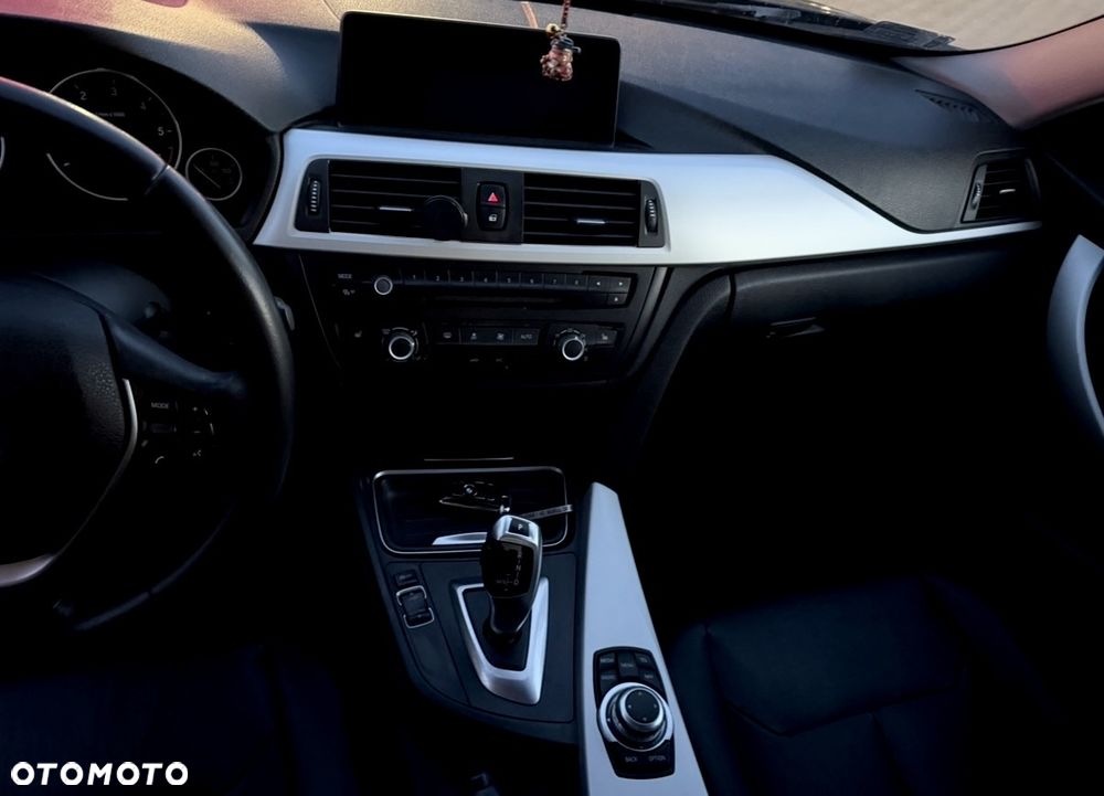 BMW Seria 3 320d Efficient Dynamic Edition - 6