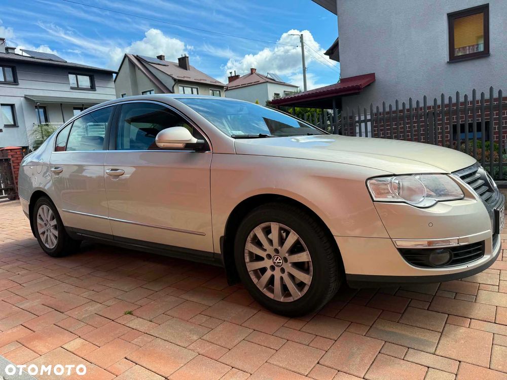 Volkswagen Passat - 2