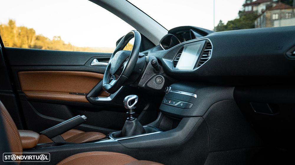 Peugeot 308 1.2 PureTech Style J17 - 5