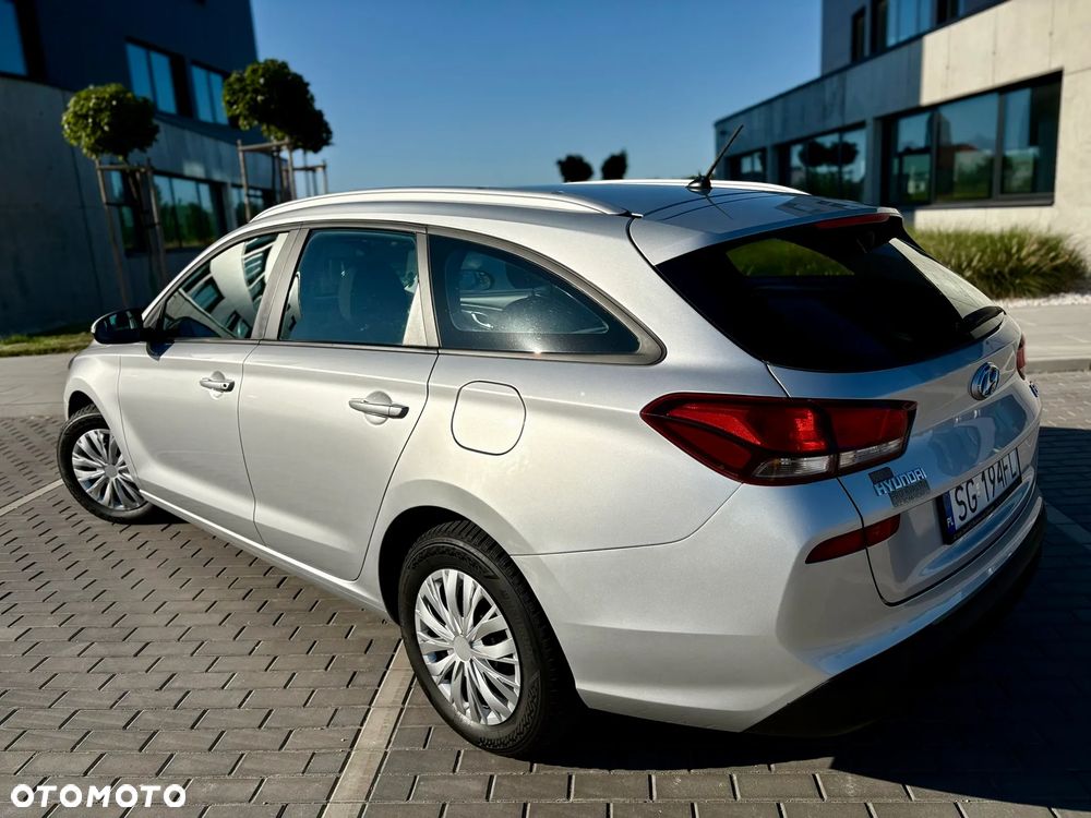 Hyundai i30 1.0 T-GDI Family - 18