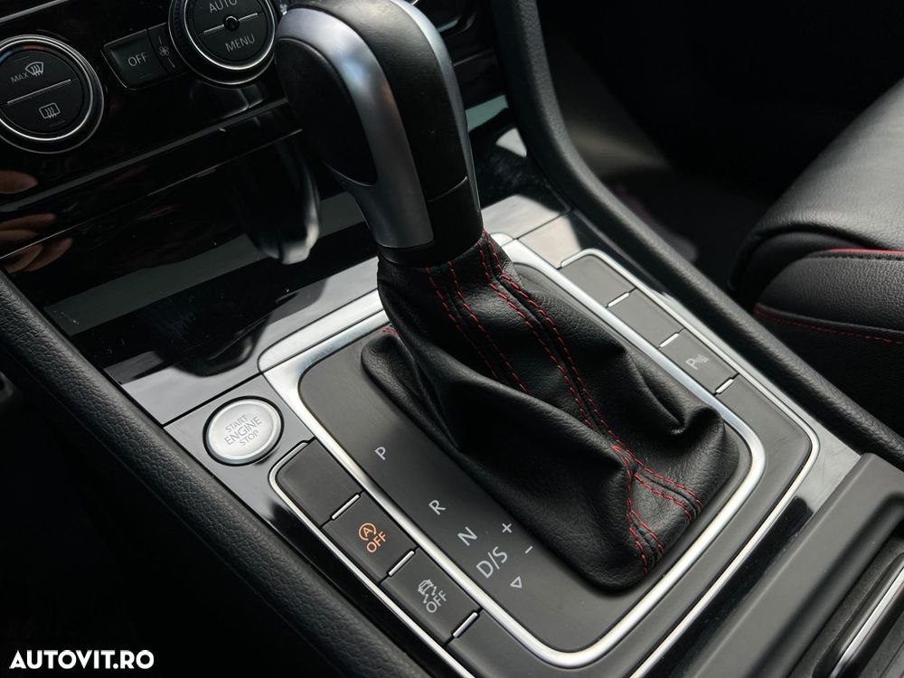 Volkswagen Golf - 13