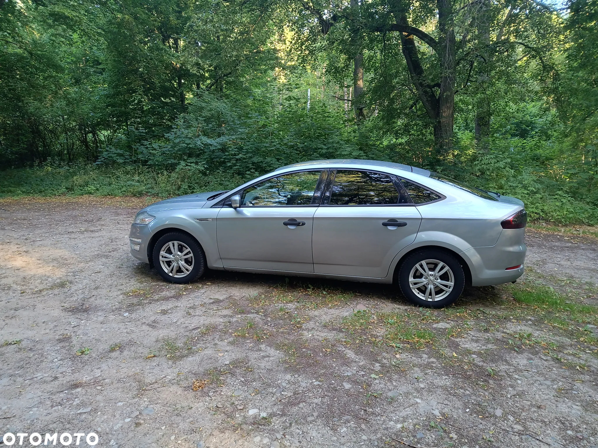 Ford Mondeo 2.0 Ambiente - 12