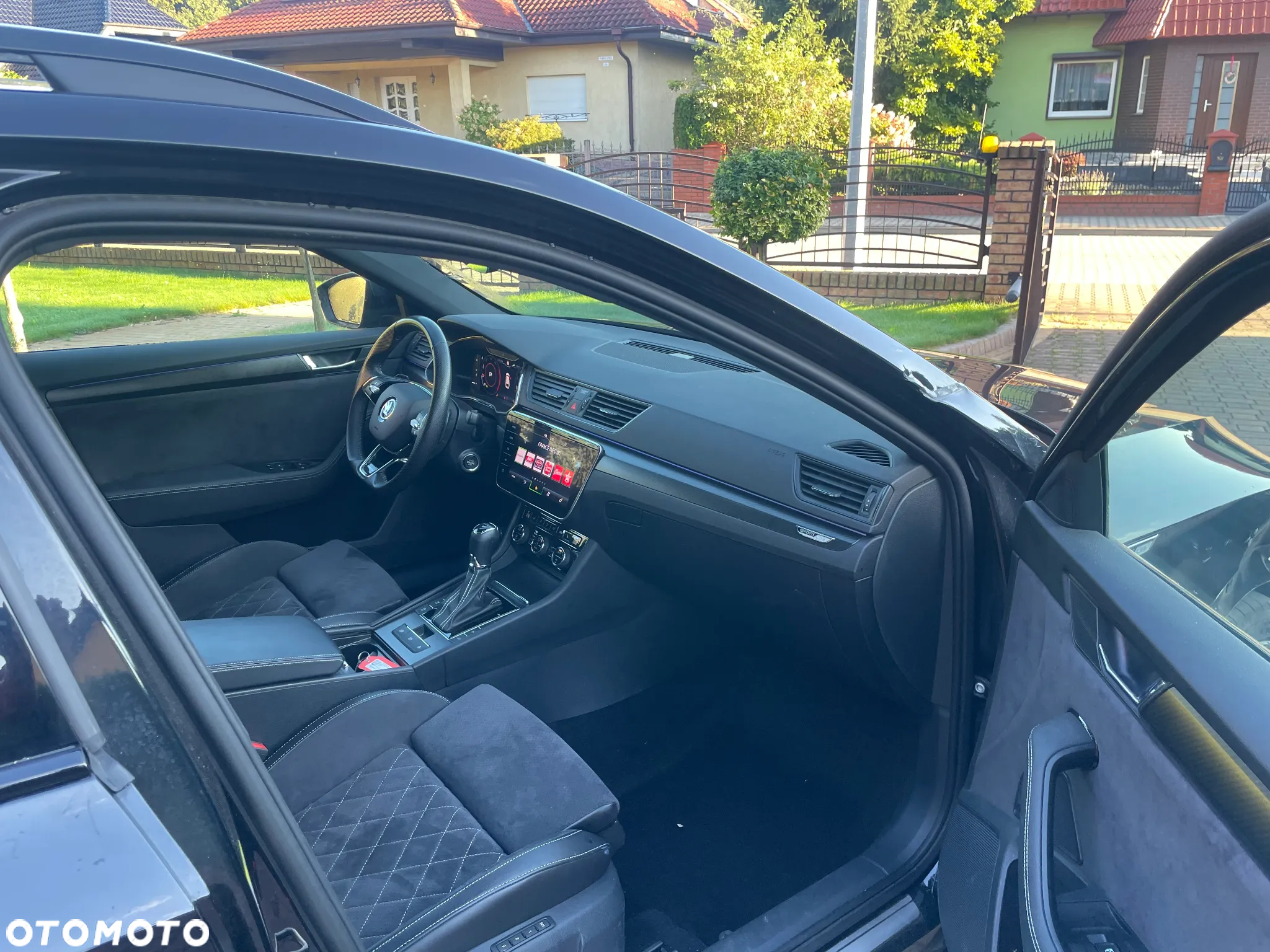 Skoda Superb 2.0 TDI DSG Sportline - 17