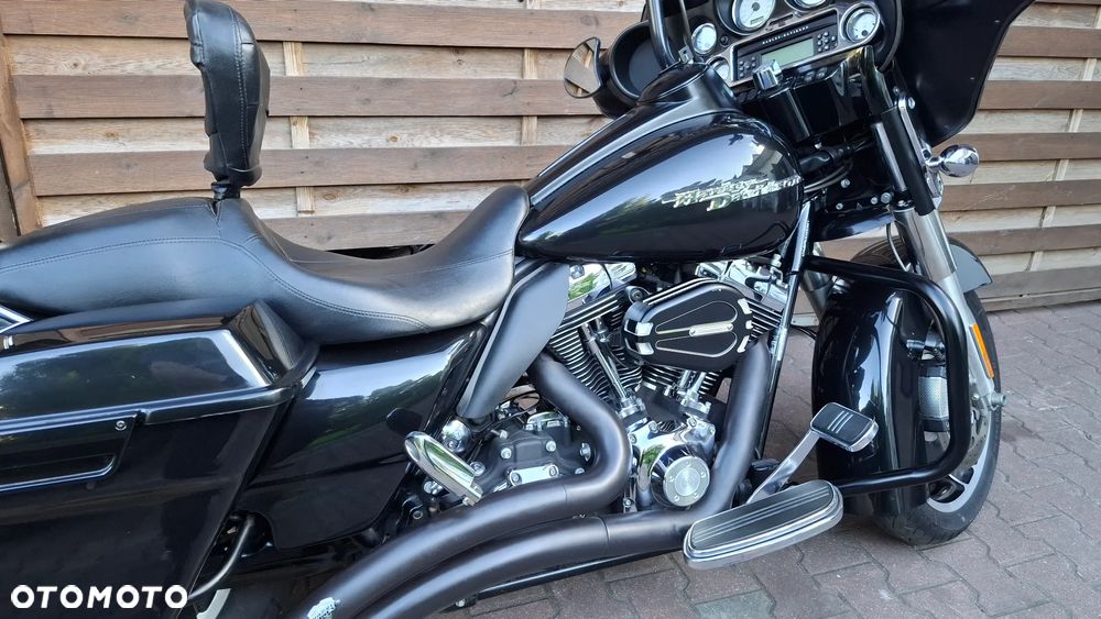 Harley-Davidson Touring Street Glide - 11