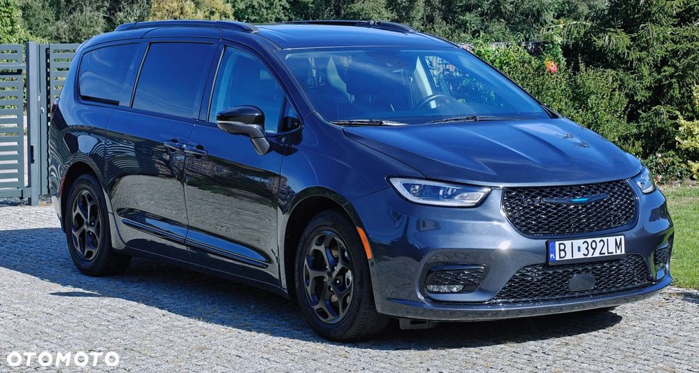 Chrysler Pacifica - 1