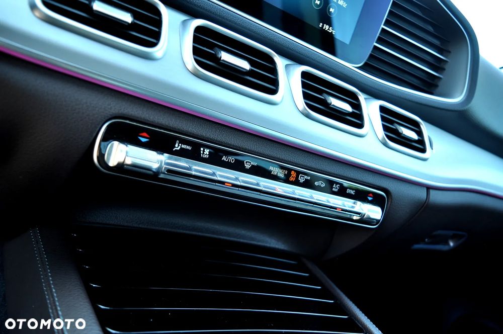 Mercedes-Benz GLE 300 d 4Matic 9G-TRONIC AMG Line - 34