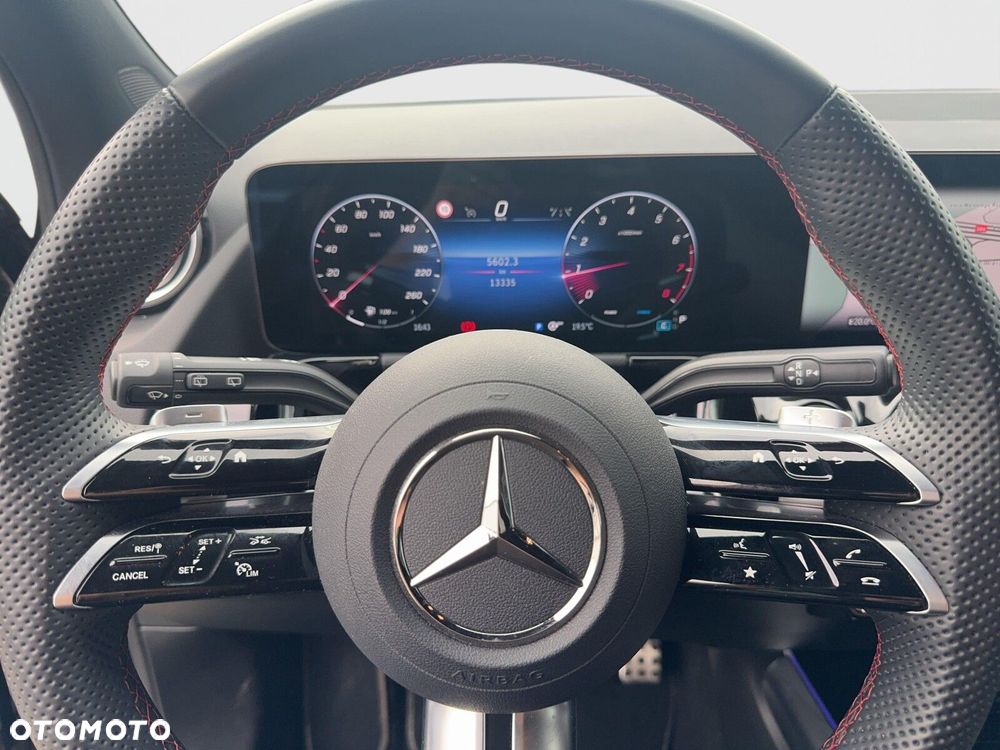 Mercedes-Benz GLA - 12