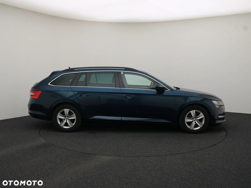 Skoda Superb 2.0 TDI SCR Ambition DSG - 9