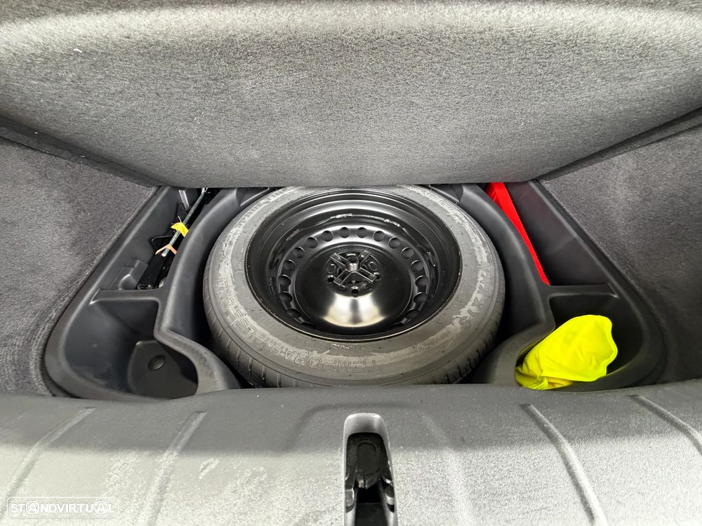 Volvo C30 1.6 D2 R-Design Start/Stop - 28