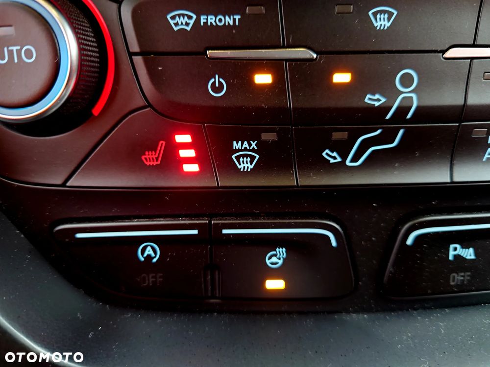 Ford Kuga 2.0 TDCi 2x4 Titanium - 17