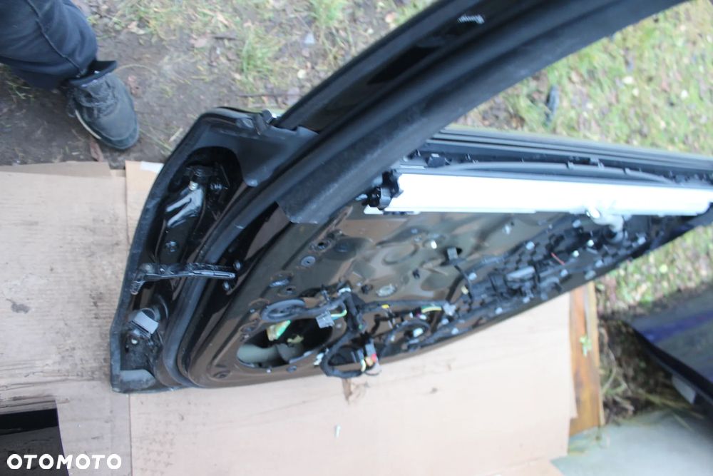 DRZWI TYLNE PRAWE AUDI A8 D4 LY9T 2015 - 17