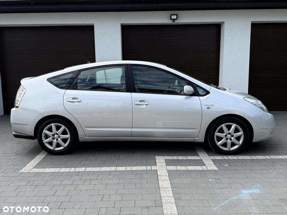 Toyota Prius 1.5 VVT-i Sol - 9