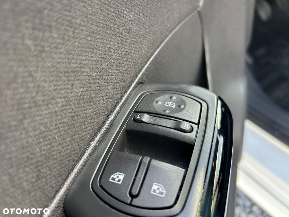 Opel Corsa 1.4 16V Energy - 19