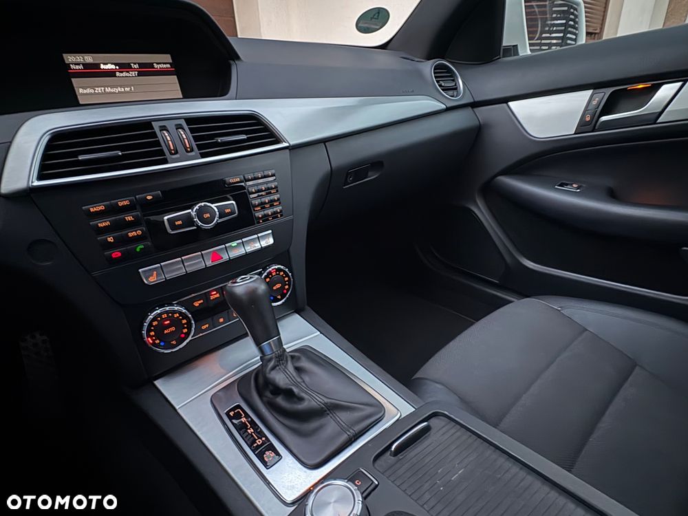 Mercedes-Benz Klasa C 180 (BlueEFFICIENCY) 7G-TRONIC - 29