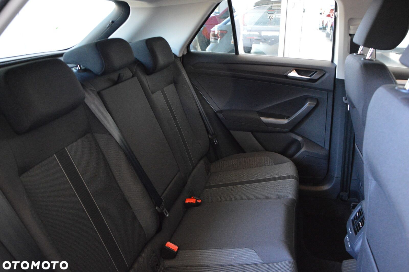 Volkswagen T-Roc - 19