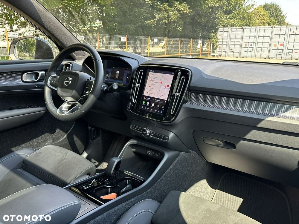 Volvo XC 40 B4 Plus Dark - 14