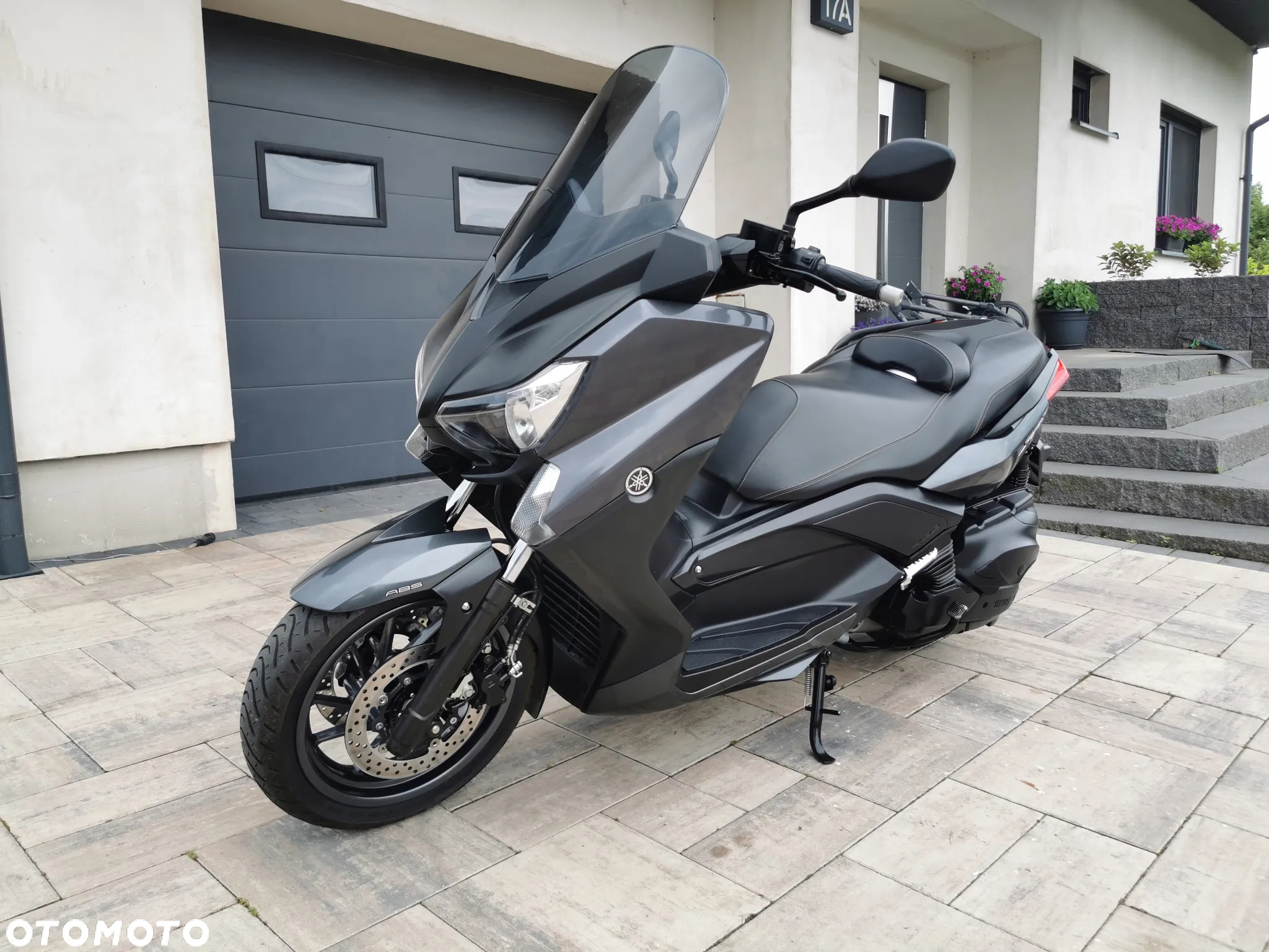 Yamaha X-max - 23