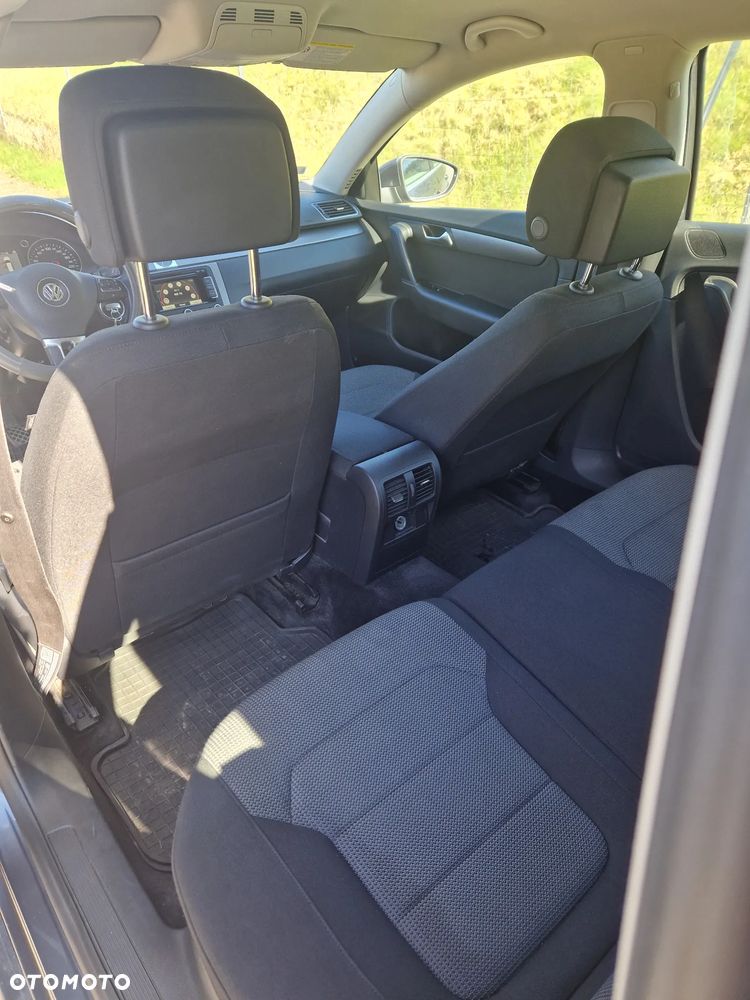 Volkswagen Passat - 2