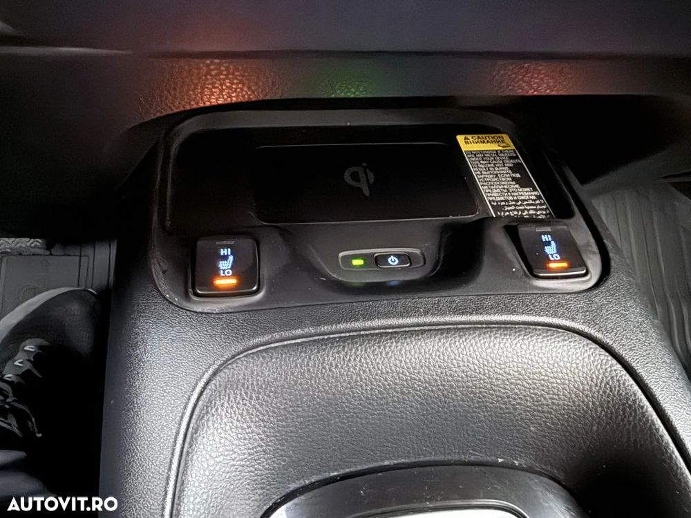 Toyota Corolla ver-1-8-hsd-dynamic - 14