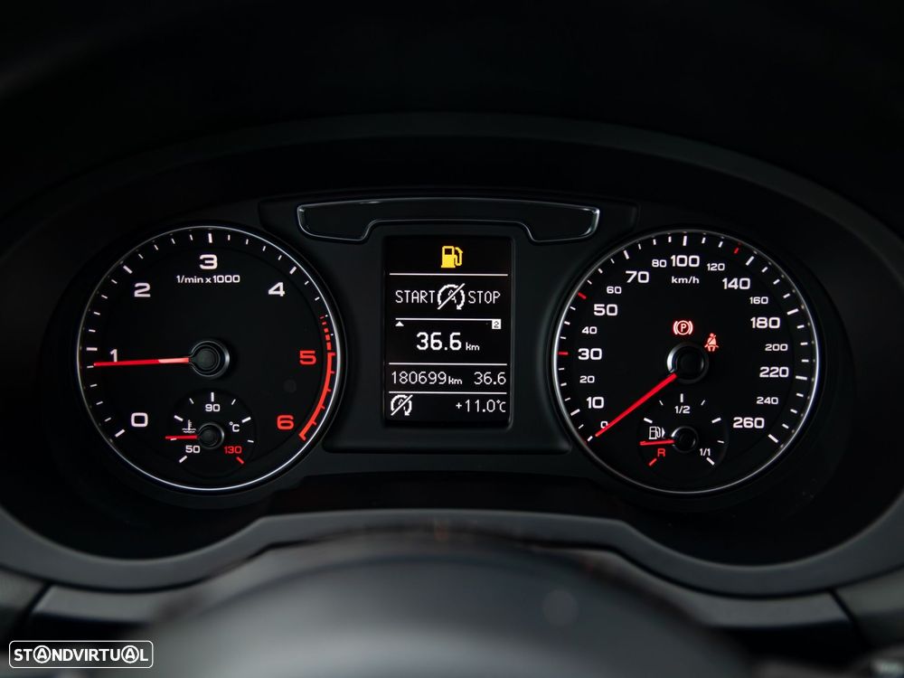 Audi Q3 2.0 TDI S-line - 22