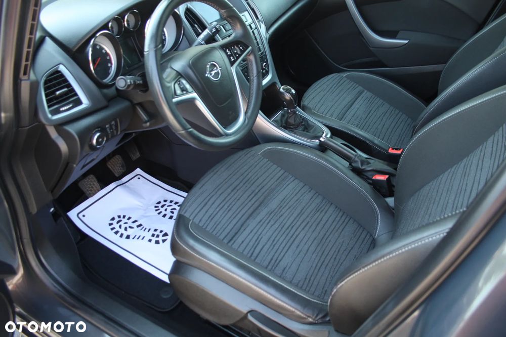 Opel Astra 1.4 Turbo Design Edition - 10