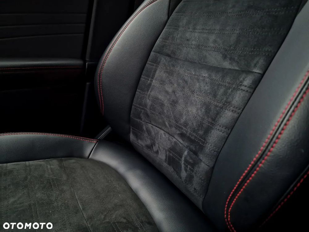 Ford Kuga 1.5 EcoBoost FWD ST-Line X - 21