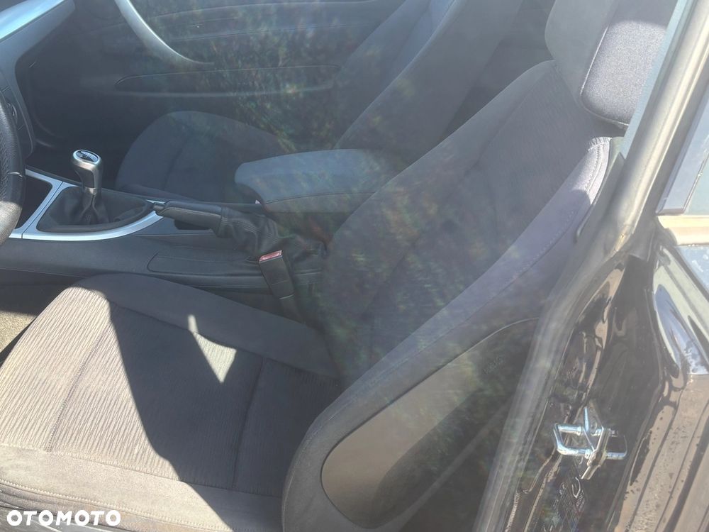 BMW Seria 1 - 25