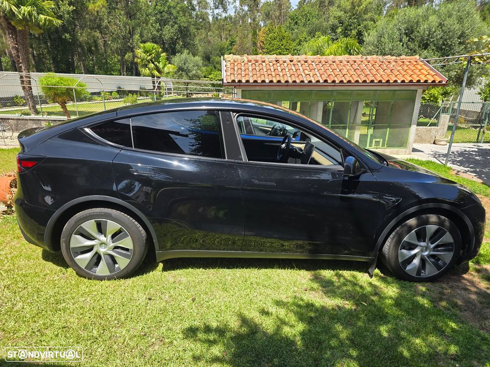 Tesla Model Y - 7