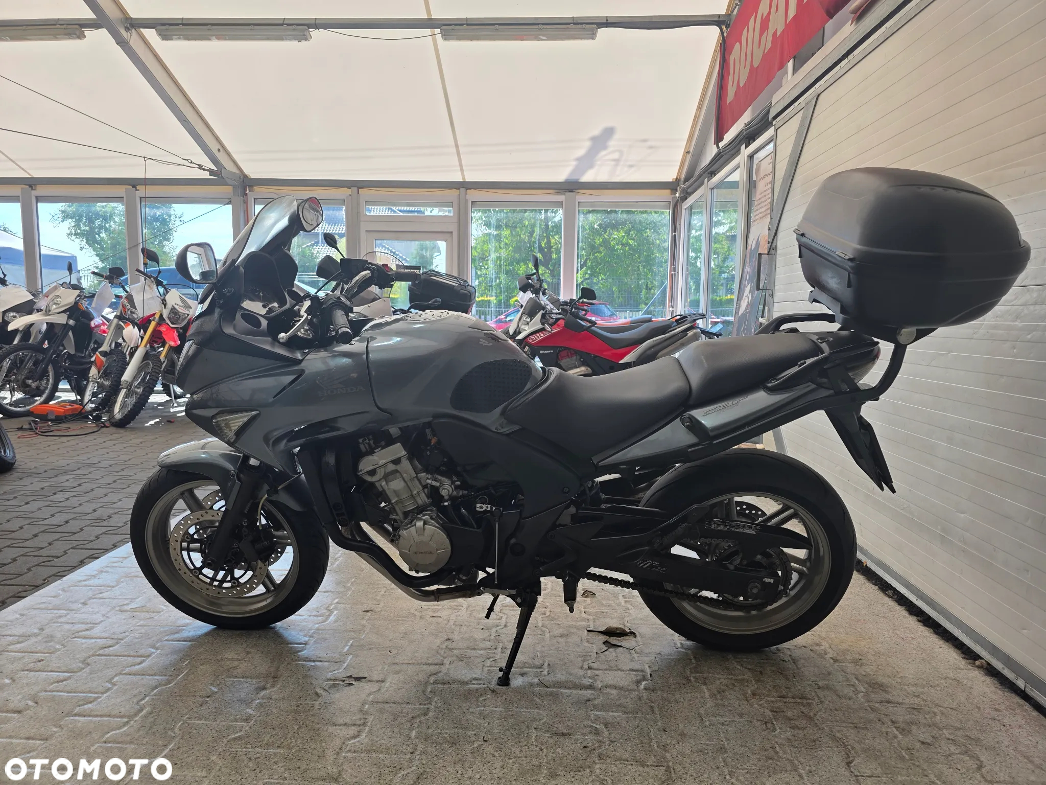 Honda CBF - 8