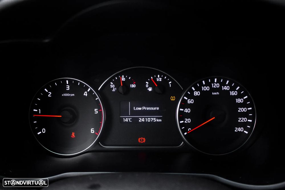 Kia Carens 1.7 CRDi ISG EX - 19