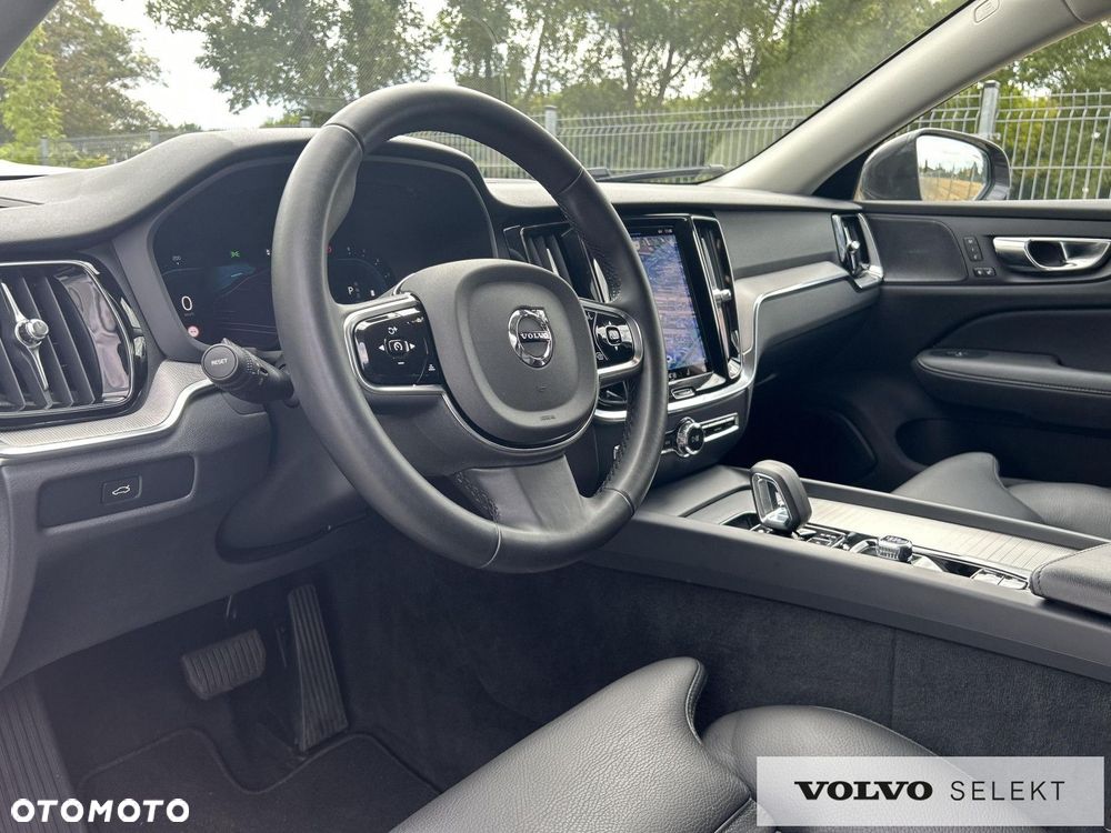 Volvo V60 Cross Country - 11