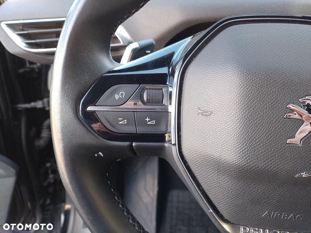 Peugeot 3008 1.5 BlueHDi Allure Pack S&S EAT8 - 17