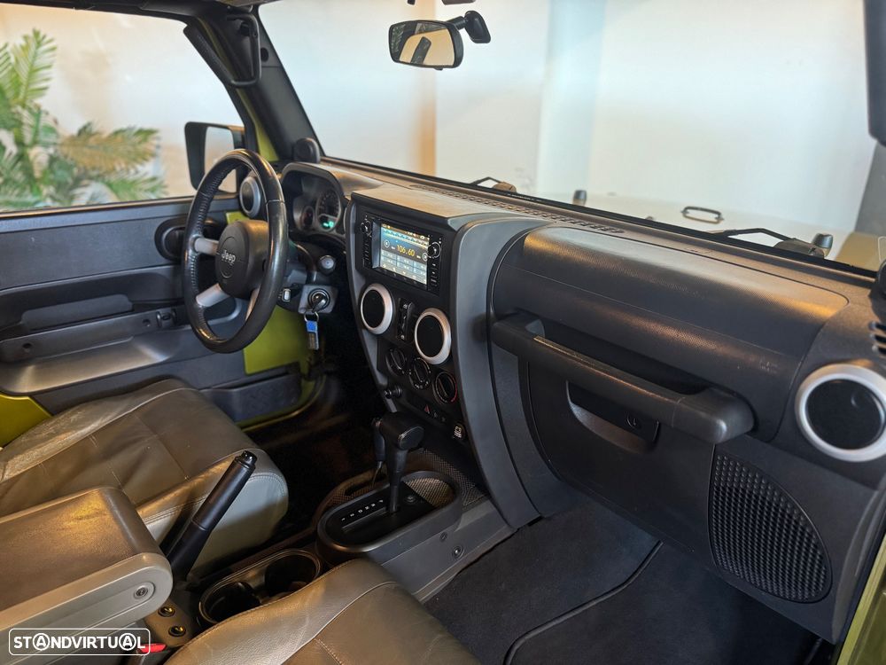Jeep Wrangler 2.8 CRD ATX Sport - 17