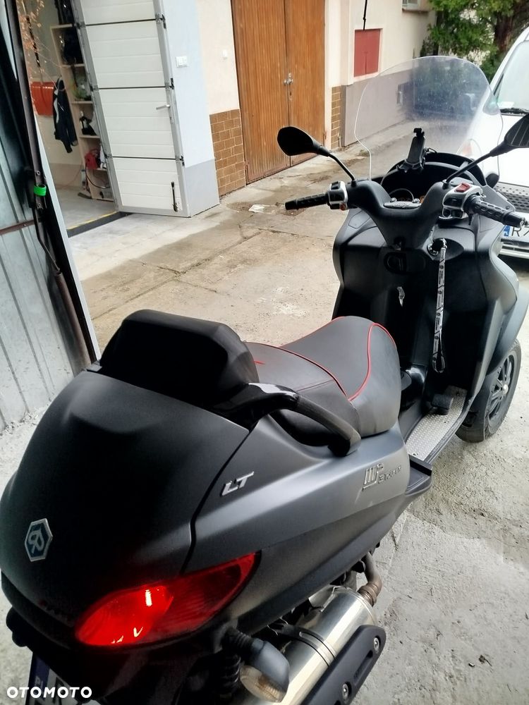 Piaggio MP-3 - 8