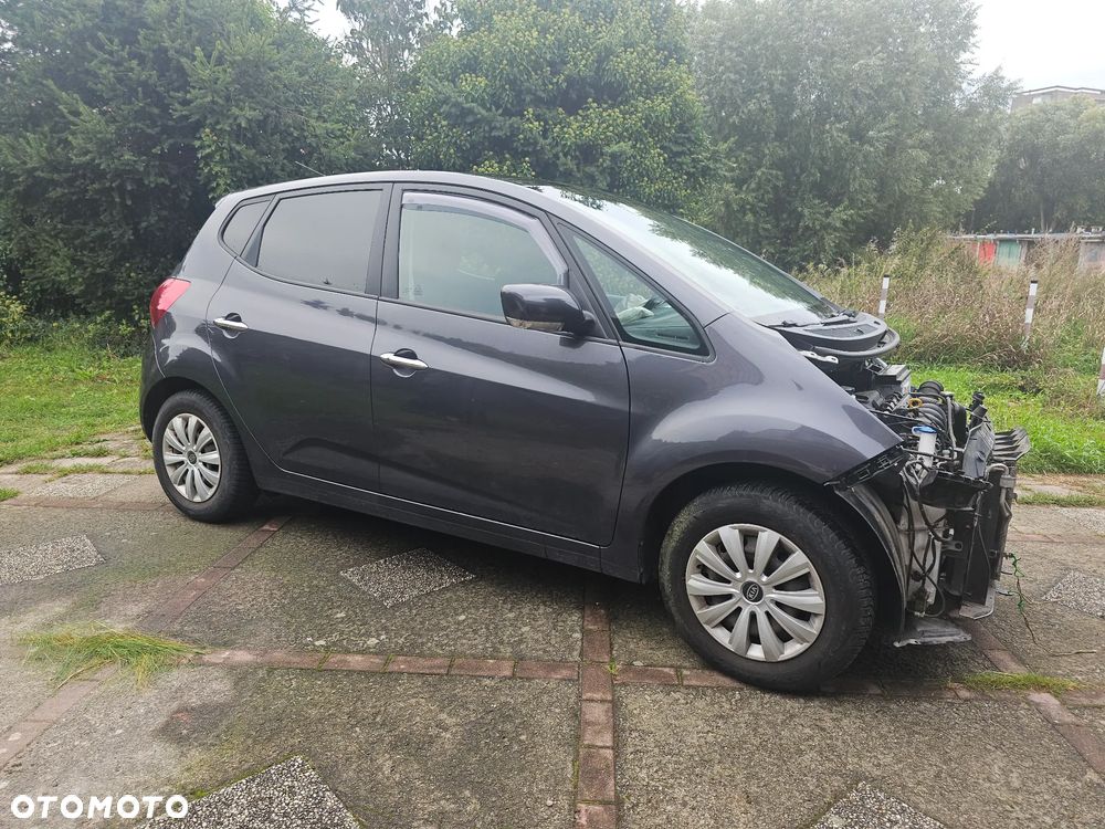 Kia Venga - 11