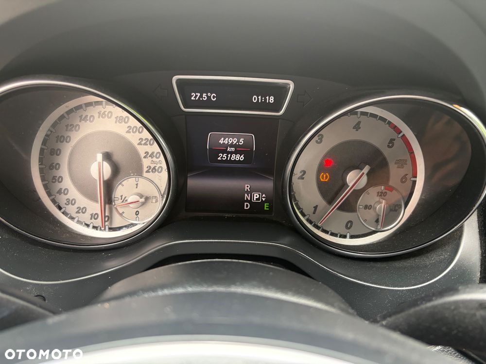 Mercedes-Benz GLA 220 d 4Matic 7G-DCT Style - 30